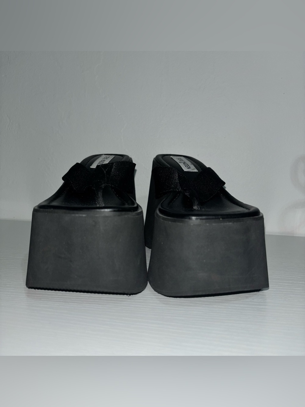 Steve Madden Black Platform Thong Sandals - Chunky Elevation - Picture 4 of 6